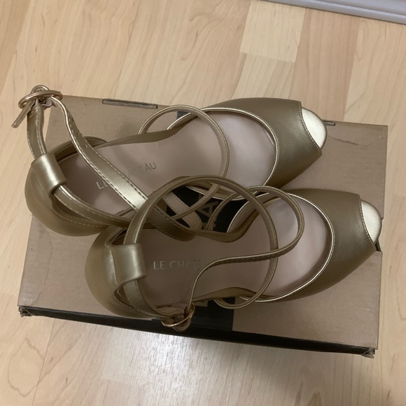 Le Château high heeled strap sandals: size 7 US - Picture 3 of 7